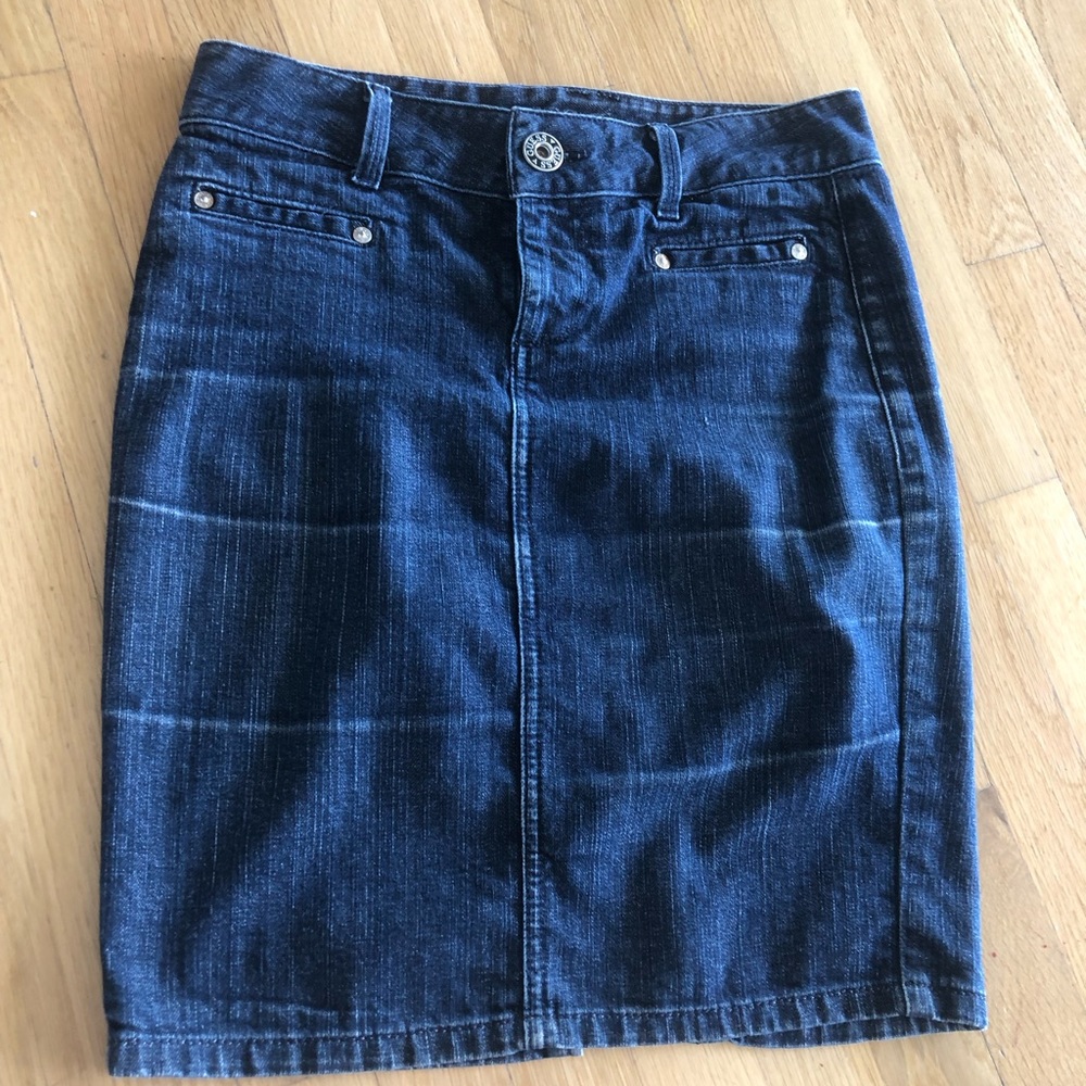 Guess women’s denim skirt
